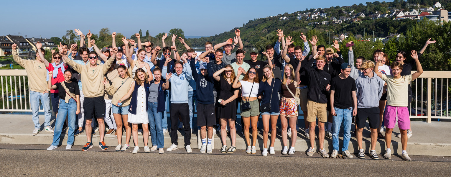 WHU Students Help Clean Up Banks of the River Rhine