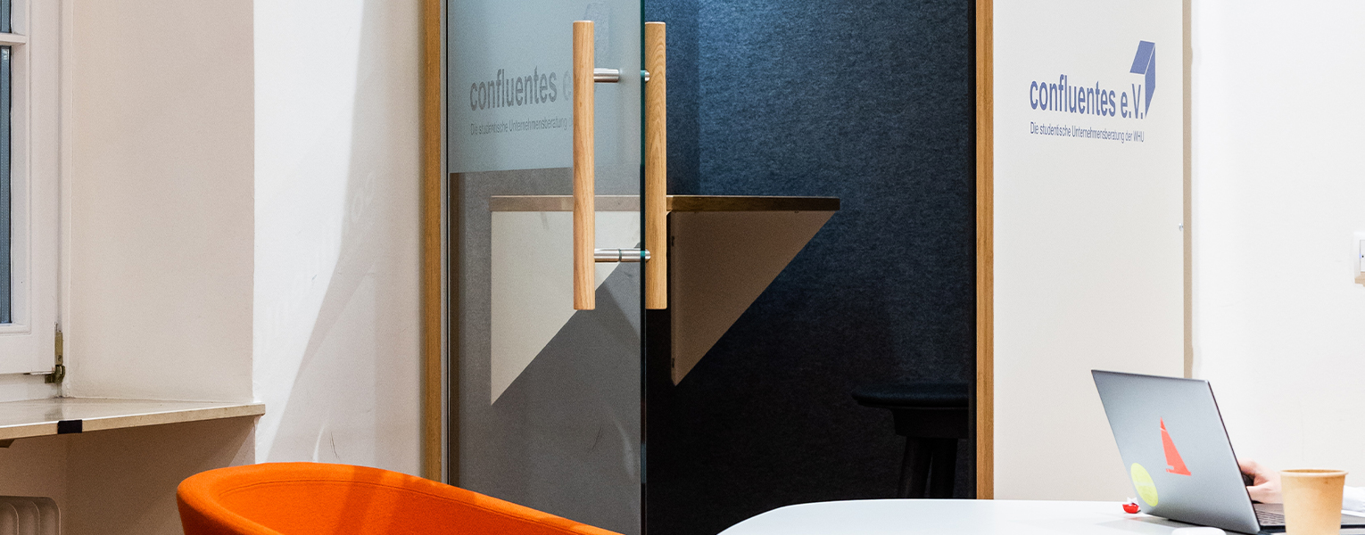 confluentes Donates Four Soundproof “Phone Booths” to WHU